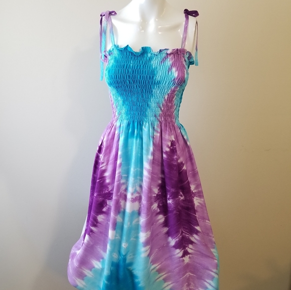 SOLD Tye dye stretch summer dress - Picture 4 of 8